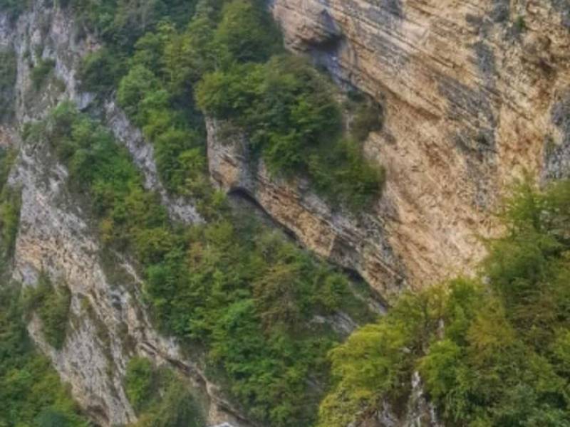 მოეწყო ტურისტული გადმოსახედი ულამაზეს ღვირიშის ჩანჩქერზე.